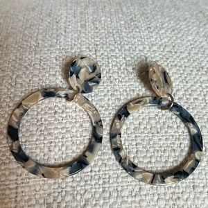 Elegant Dark Blue and Cream Hoop Acrylic pierced Earrings